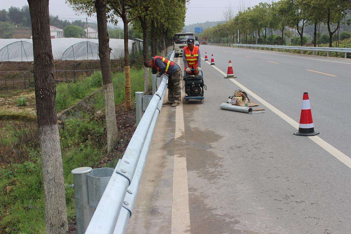 公路波形護欄平時應該怎么維護呢？
